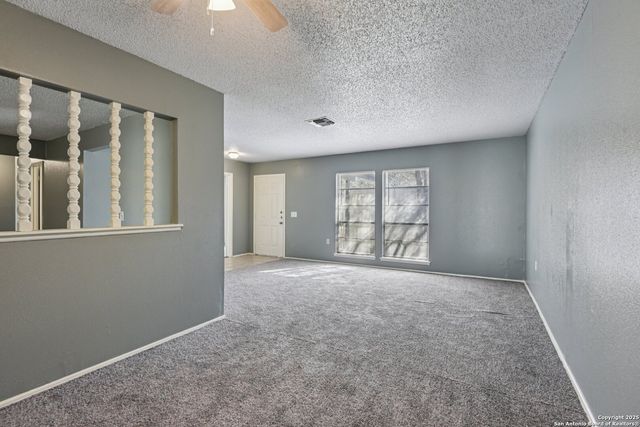 8203 Phoenix, Universal City, TX 78148