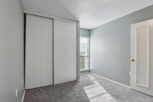 8203 Phoenix, Universal City, TX 78148