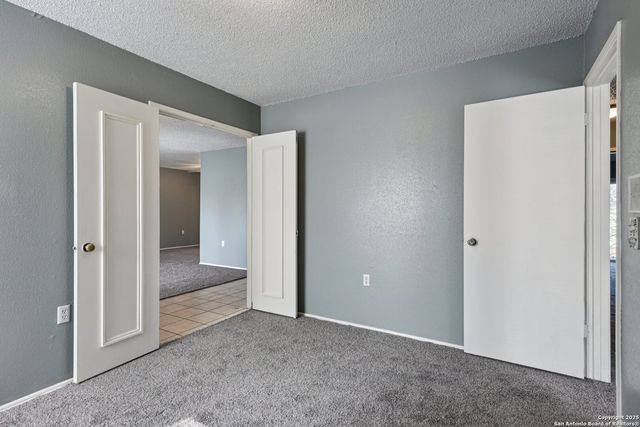 8203 Phoenix, Universal City, TX 78148