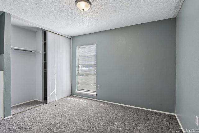 8203 Phoenix, Universal City, TX 78148