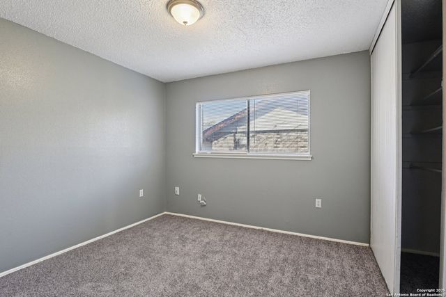 8203 Phoenix, Universal City, TX 78148