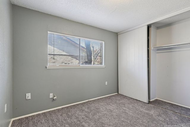 8203 Phoenix, Universal City, TX 78148