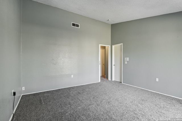 8203 Phoenix, Universal City, TX 78148