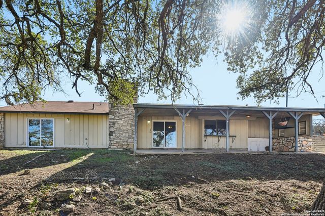 8203 Phoenix, Universal City, TX 78148