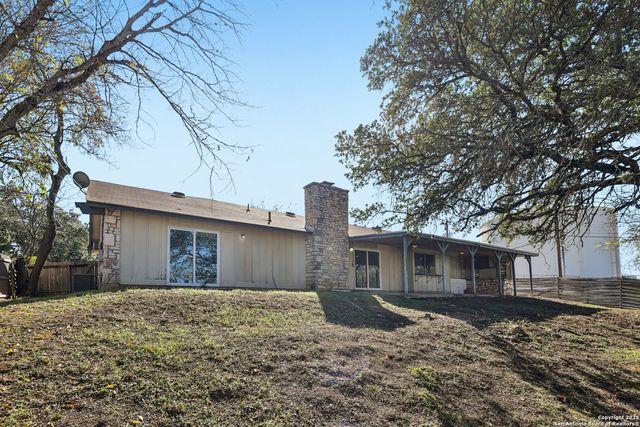 8203 Phoenix, Universal City, TX 78148