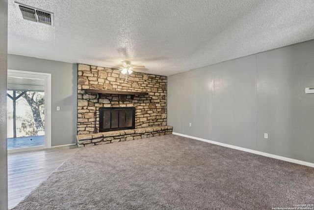 8203 Phoenix, Universal City, TX 78148