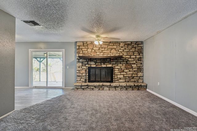 8203 Phoenix, Universal City, TX 78148