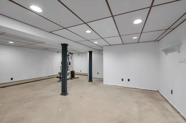 2 Joan Court, Woodbury, NY 11797