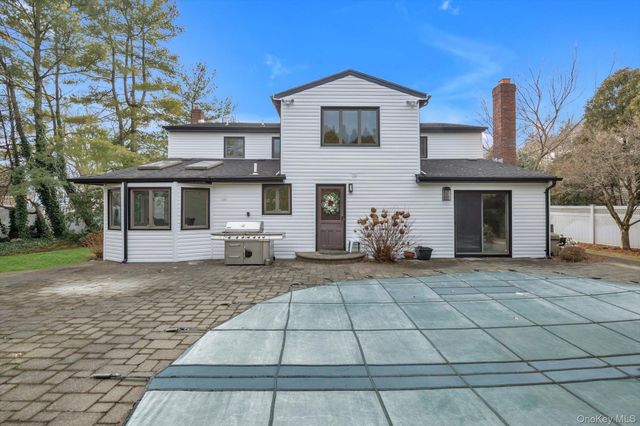 2 Joan Court, Woodbury, NY 11797