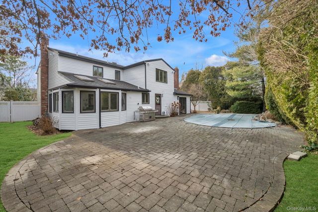 2 Joan Court, Woodbury, NY 11797