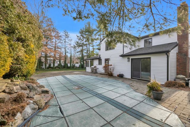 2 Joan Court, Woodbury, NY 11797