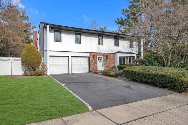 2 Joan Court, Woodbury, NY 11797