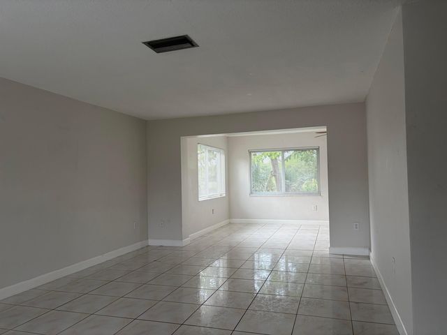 6691 NW 30th Street, Sunrise, FL 33313