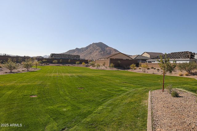 4176 W Brenley Drive, San Tan Valley, AZ 85144