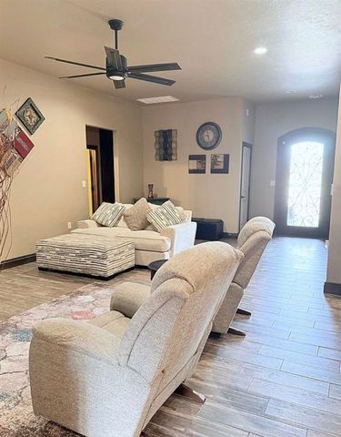 7333 SW Pecan Meadow Dr, Lawton, OK 73505
