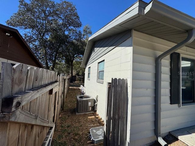 1412 N GARFIELD AVENUE, Deland, FL 32724