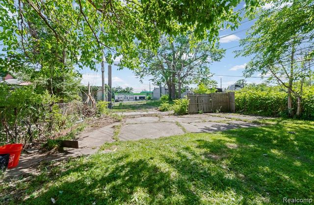 14422 Maddelein Street, Detroit, MI 48205