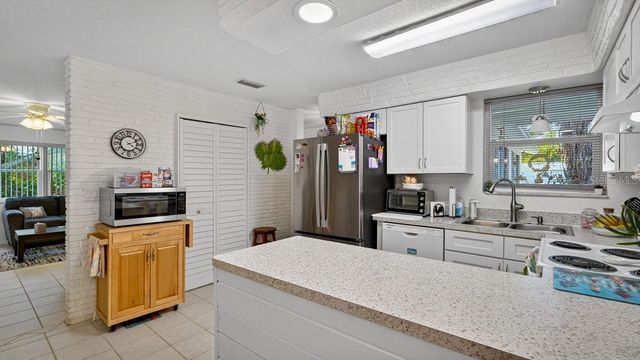 2217 GREEN STREET, South Daytona, FL 32119