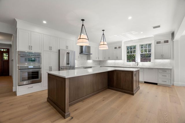 6 Village Drive, East Sandwich, MA 02537