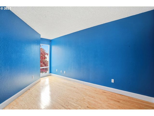 1718 Nw MIDLAKE Ln, Beaverton, OR 97006