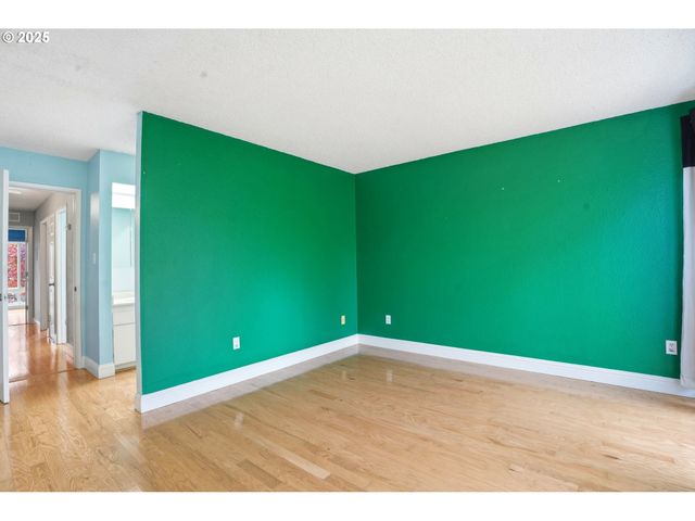 1718 Nw MIDLAKE Ln, Beaverton, OR 97006