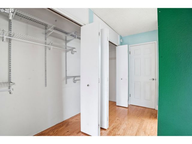 1718 Nw MIDLAKE Ln, Beaverton, OR 97006