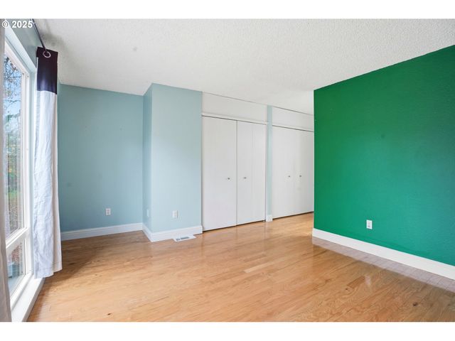 1718 Nw MIDLAKE Ln, Beaverton, OR 97006