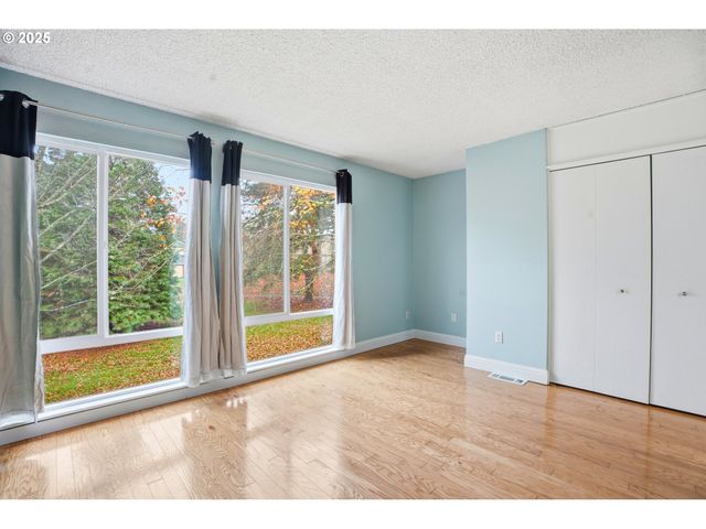 1718 Nw MIDLAKE Ln, Beaverton, OR 97006