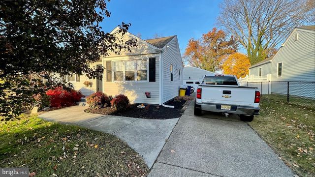 21 OVERBROOK AVE, Maple Shade, NJ 08052
