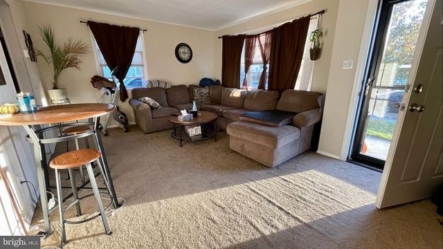21 OVERBROOK AVE, Maple Shade, NJ 08052