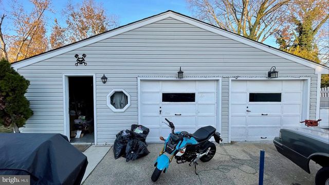 21 OVERBROOK AVE, Maple Shade, NJ 08052