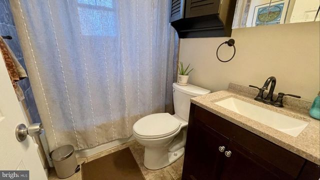 21 OVERBROOK AVE, Maple Shade, NJ 08052