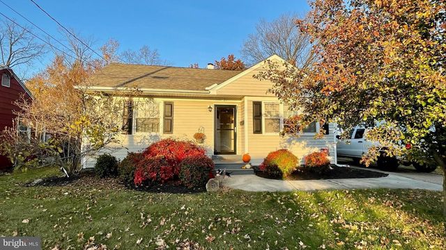 21 OVERBROOK AVE, Maple Shade, NJ 08052