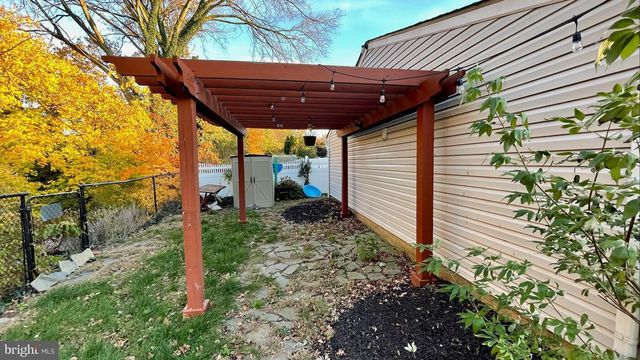 21 OVERBROOK AVE, Maple Shade, NJ 08052