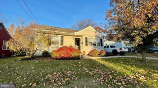 21 OVERBROOK AVE, Maple Shade, NJ 08052