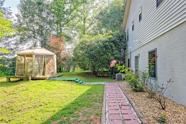 28 Coon Tail Road, Blairsville, GA 30512