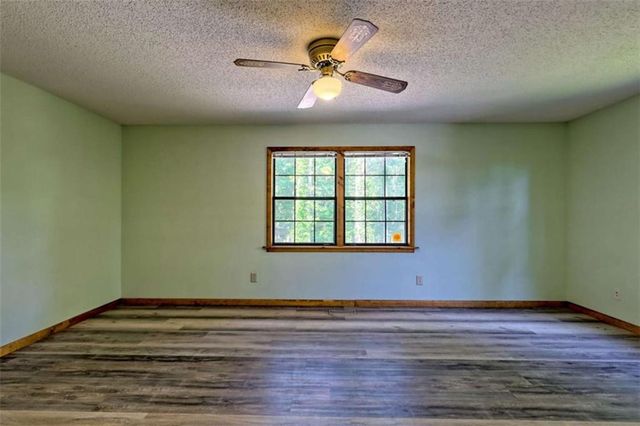 28 Coon Tail Road, Blairsville, GA 30512