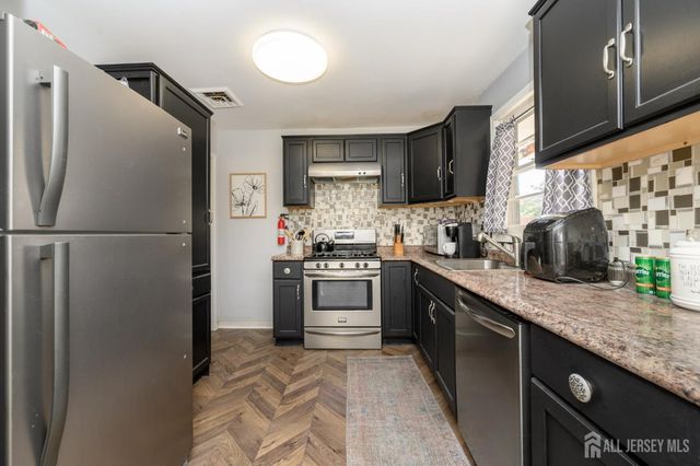 34 N Juliet N Street, Iselin, NJ 08830