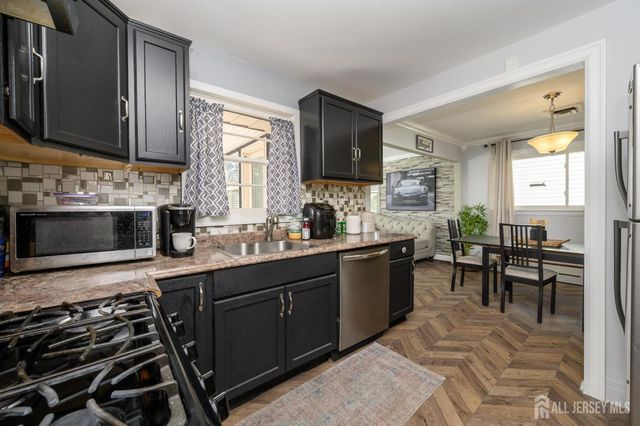 34 N Juliet N Street, Iselin, NJ 08830