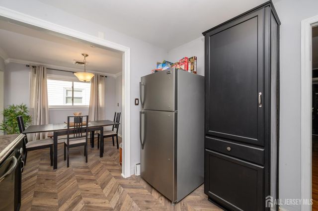 34 N Juliet N Street, Iselin, NJ 08830