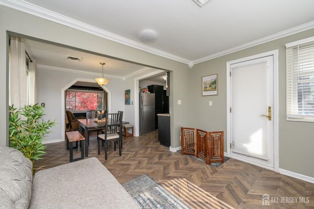 34 N Juliet N Street, Iselin, NJ 08830