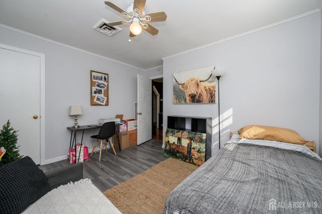 34 N Juliet N Street, Iselin, NJ 08830