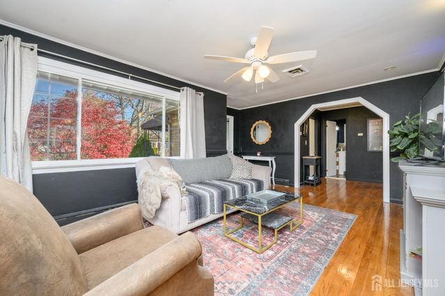 34 N Juliet N Street, Iselin, NJ 08830