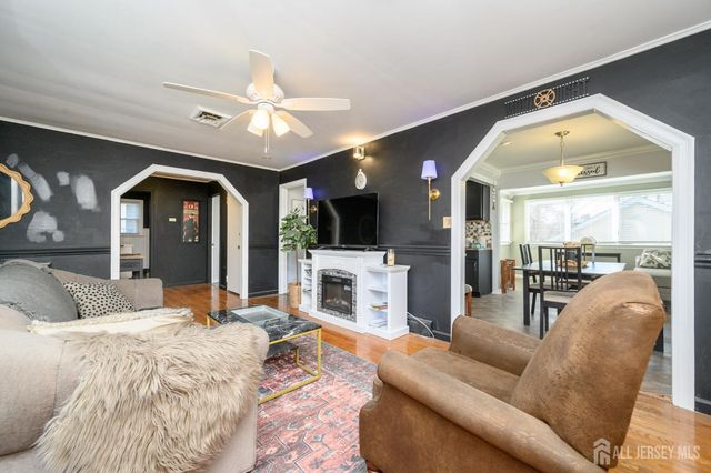 34 N Juliet N Street, Iselin, NJ 08830