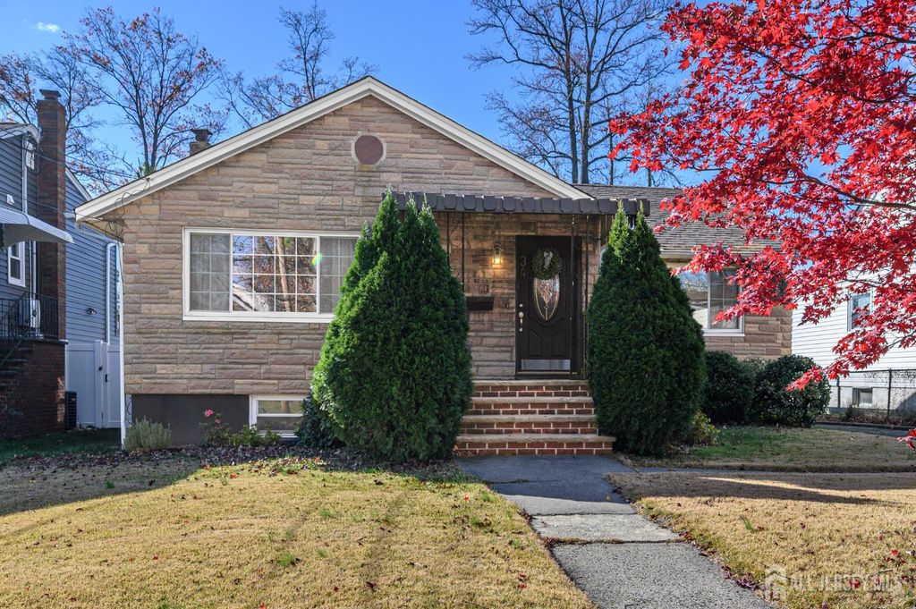 34 N Juliet N Street, Iselin, NJ 08830