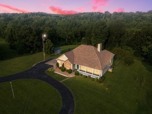 3337 Tarsus Rd, Palmyra, TN 37142