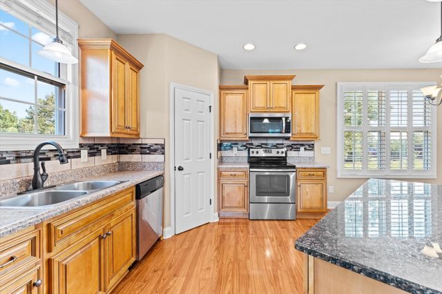 3337 Tarsus Rd, Palmyra, TN 37142