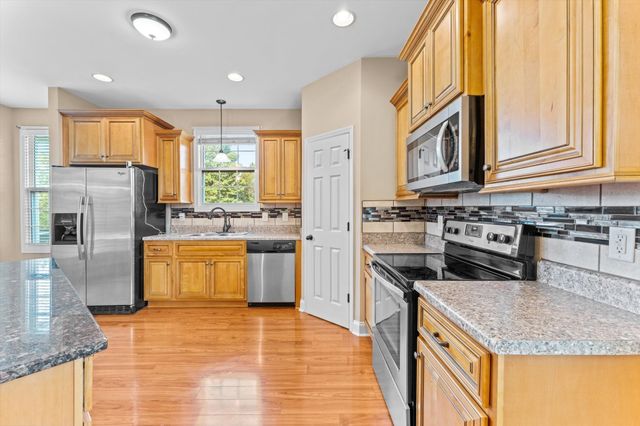 3337 Tarsus Rd, Palmyra, TN 37142