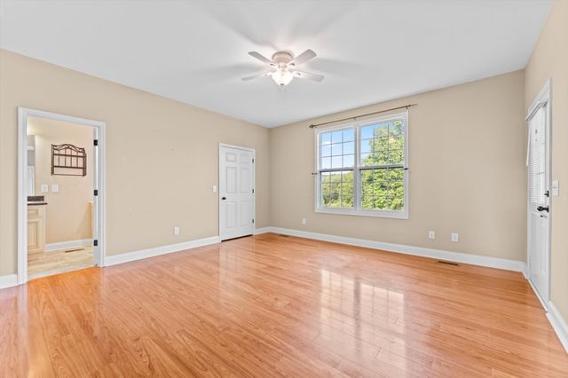 3337 Tarsus Rd, Palmyra, TN 37142