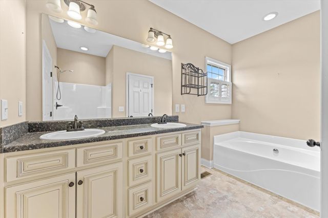 3337 Tarsus Rd, Palmyra, TN 37142